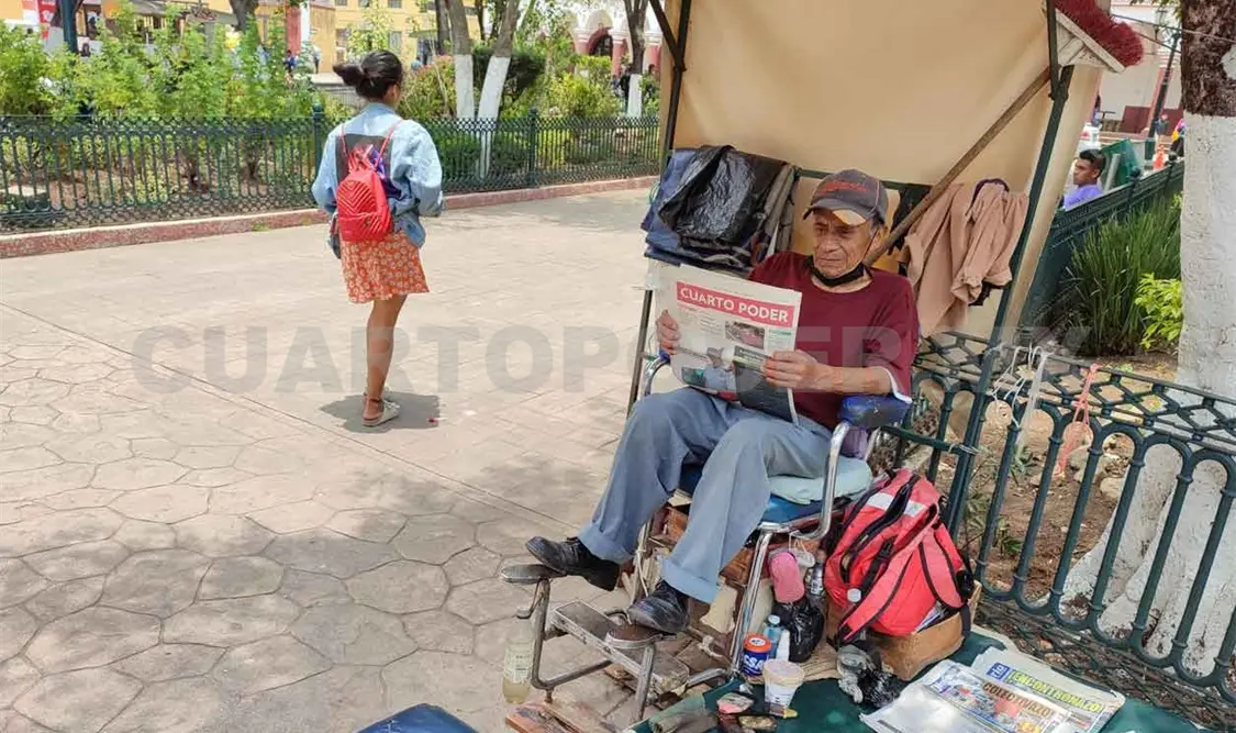 Chon Morales, 53 años boleando en el mismo lugar