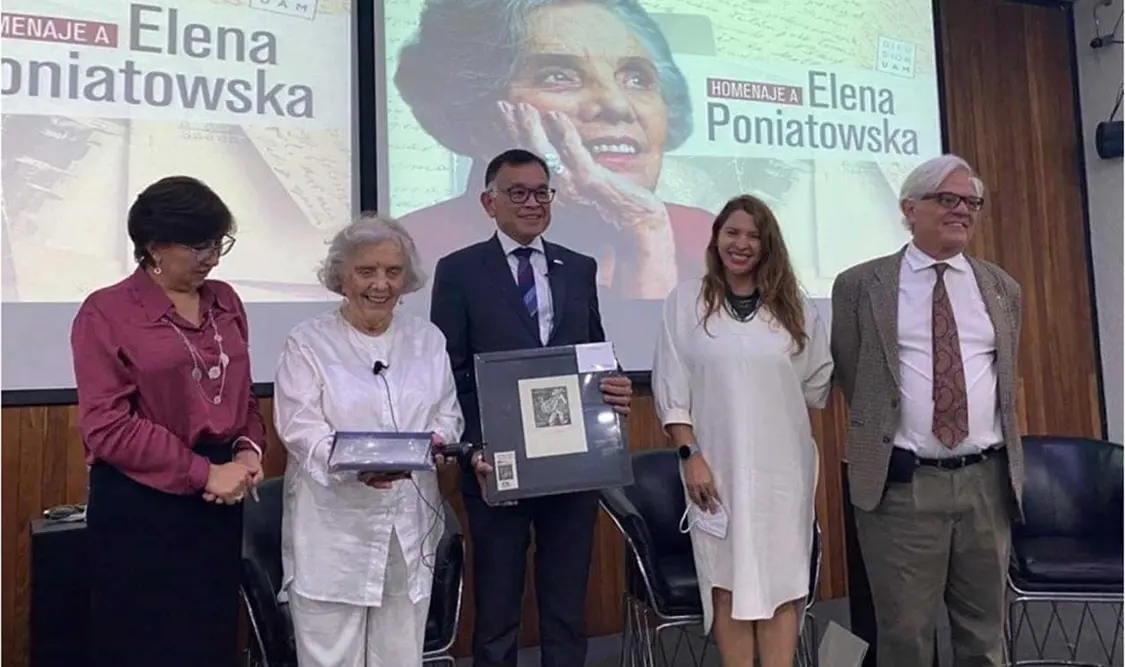 La escritora y periodista celebrará su cumpleaños número 90 el 19 de mayo. Cortesía
