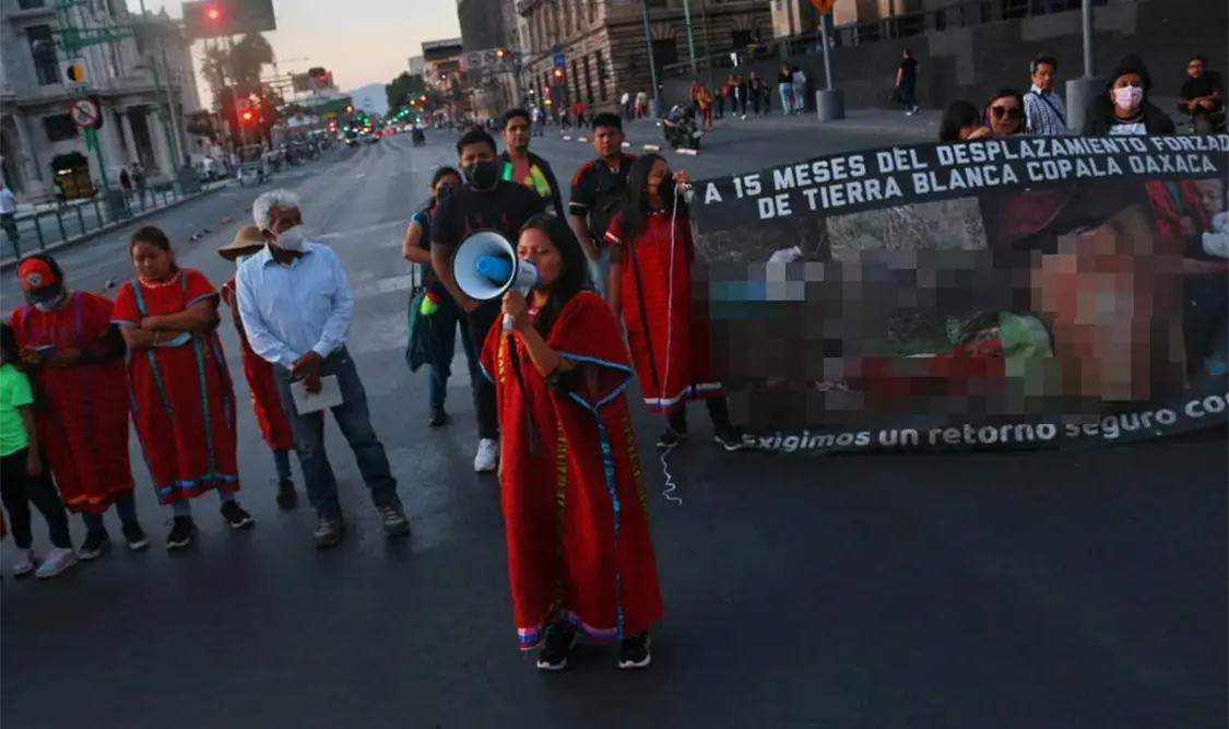 Las familias se manifestaron en el cruce de las avenidas Juárez y eje Central, causando cierres viales en ambos sentidos. Cortesía