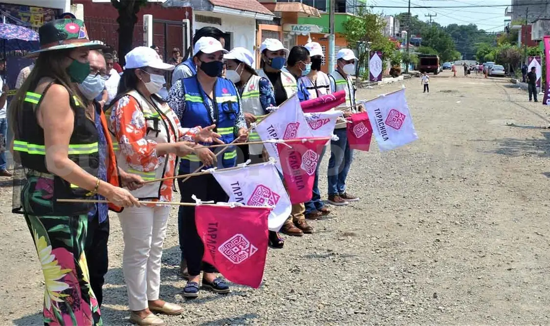 Dan banderazo de nuevas obras en fraccionamiento
