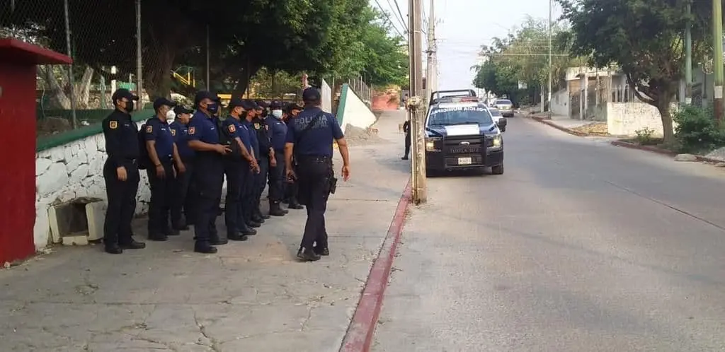 Recorren policías municipales Albania Alta y Baja para prevenir delitos