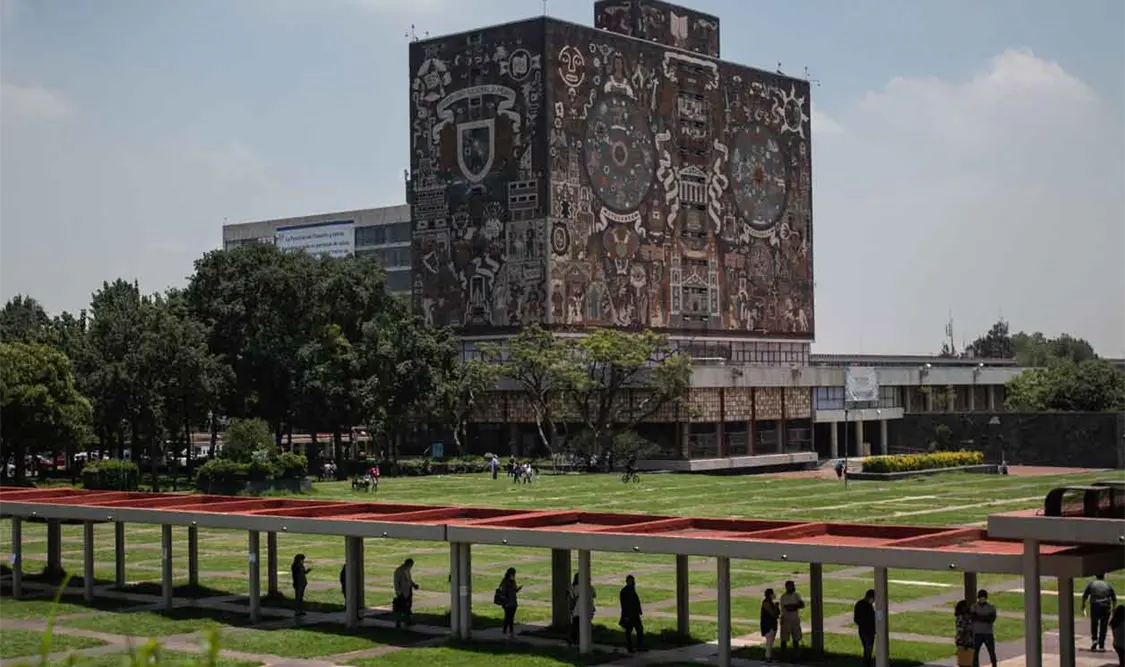 Presidente busca incidir en sucesión de Rectoría