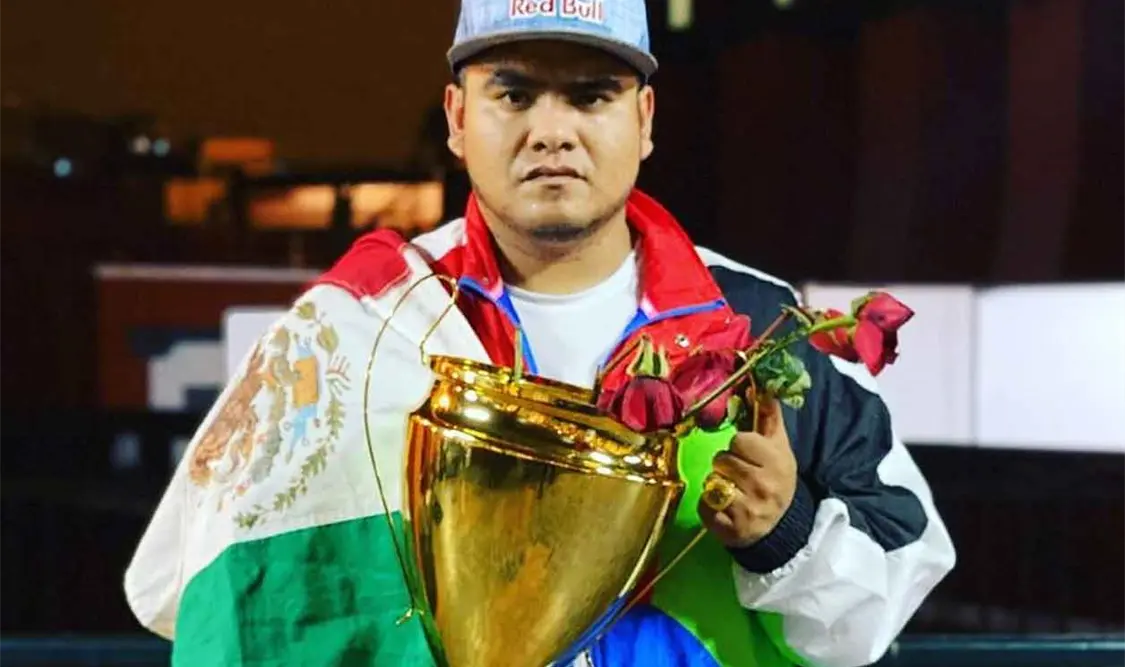 Aczino defiende a Adrés Manuel