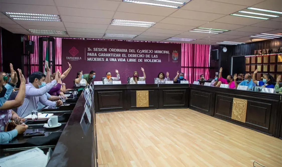 LA LUCHA CONTRA LA VIOLENCIA DE GÉNERO EN TAPACULA ES PERMANENTE: ROSY URBINA