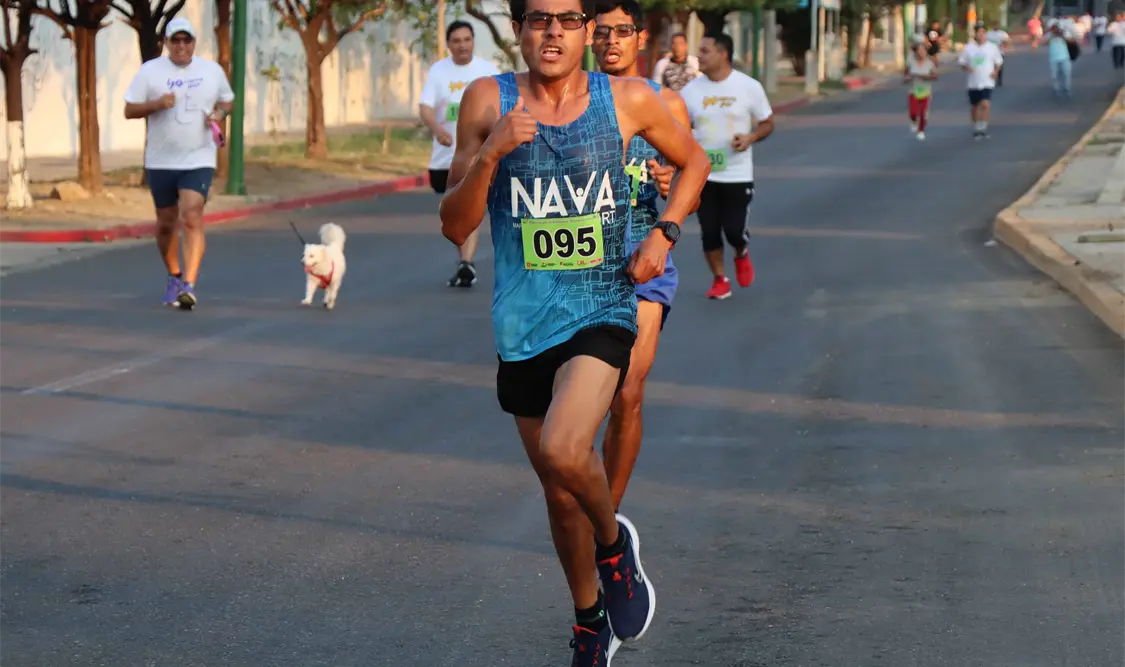 Los hermanos Guízar Aguilar hicieron el 1-2 dentro del podio de ganadores del evento atlético. Diego Pérez/CP