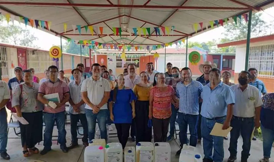 Continúa entrega de insumos a la población