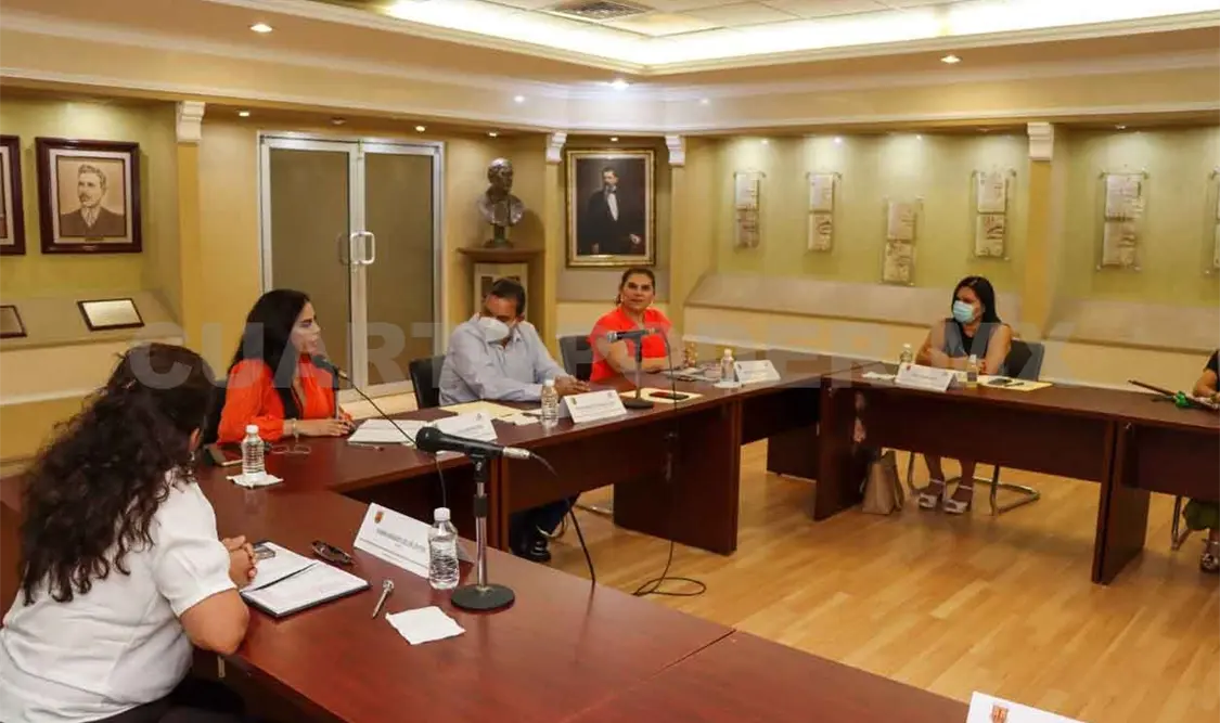 Realizan trabajo conjunto en favor de las mujeres