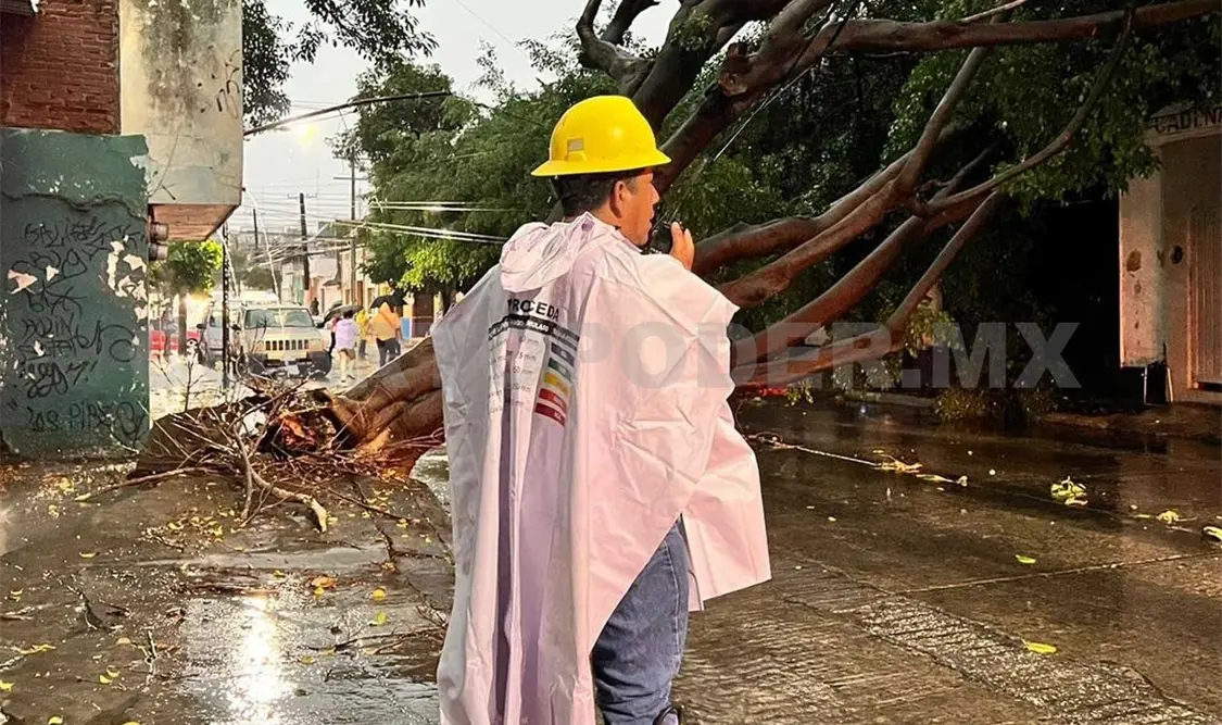 Las lluvias muy fuertes a intensas podrían estar acompañadas de descargas eléctricas, fuertes vientos y derivar en incrementos en los niveles de ríos y arroyos. CP