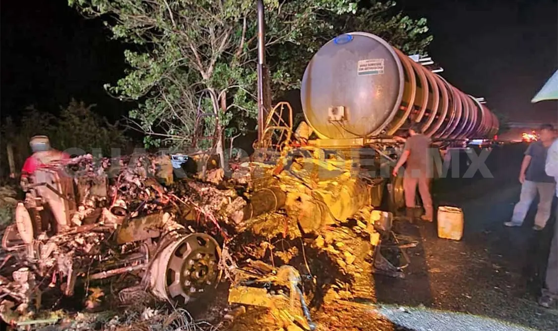 El siniestro ocurrió en los primeros minutos del sábado en la autopista Ocozocoautla-Arriaga. Ulises López / CP