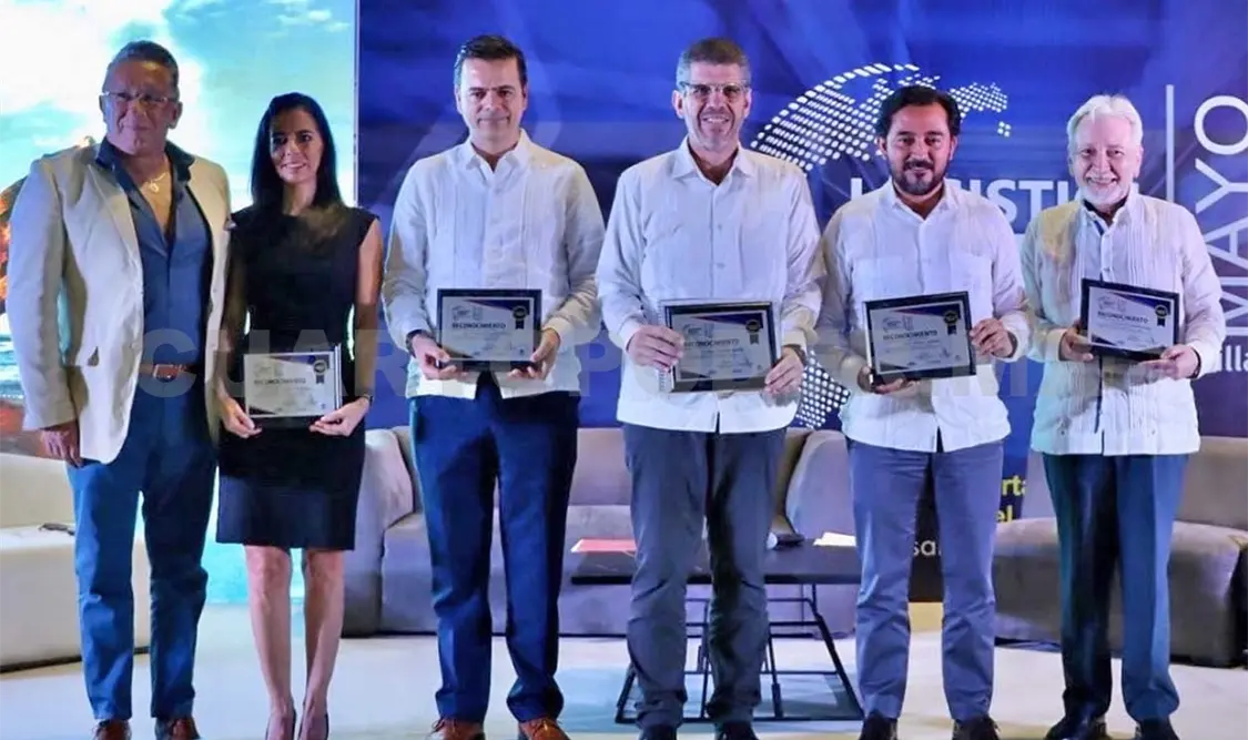 El secretario de Economía y del Trabajo, Carlos Salazar, participó en el panel “Consolidación de la Plataforma Logística Multimodal en el Sureste”. CP