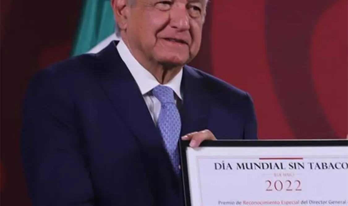 La distinción fue entregada por el represente de la OMS en México, el doctor Miguel Malo Serrano. Cortesía