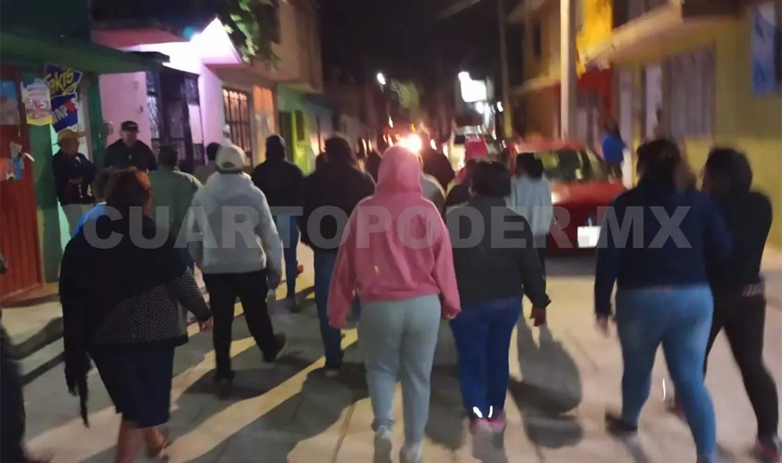 Unos cien vecinos acordó vigilar la colonia con la finalidad de impedir que los delincuentes hagan de las suyas. Manuel Martínez / CP