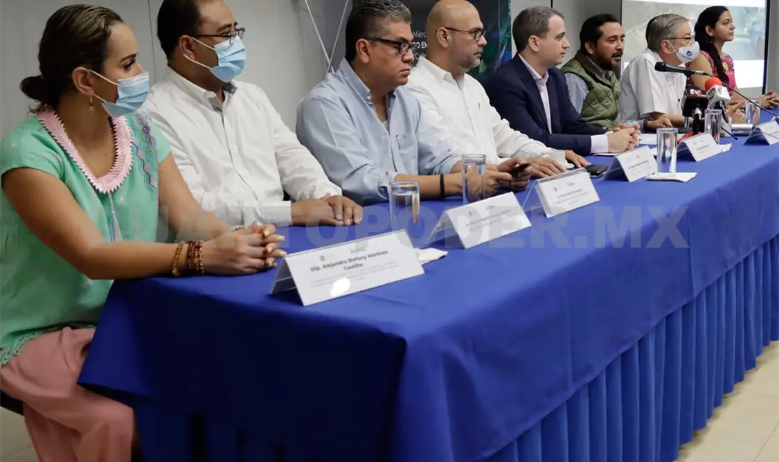 Autoridades y empresarios suman esfuerzos para el impulso de la economía. CP