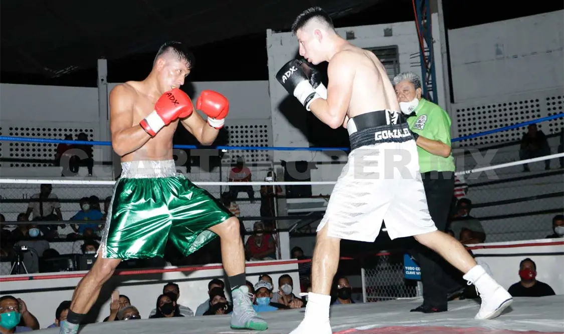 Autoridades destacaron la labor de De los Santos, quien contribuyó de gran forma al Boxeo tuxtleco. CP
