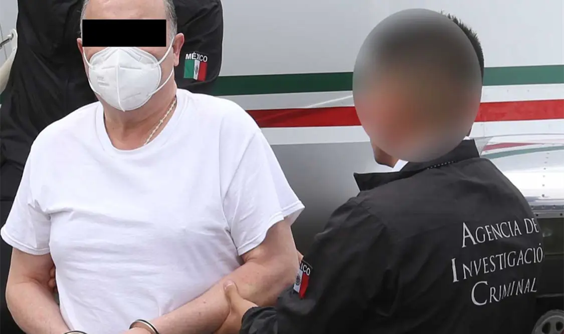 Durante su estancia en el hangar de la FGR se le practicaron exámenes médicos. Cortesía
