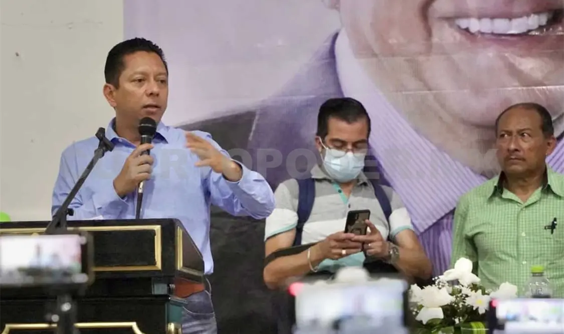 El diputado federal, Jorge Llaven Abarca, respaldó la postura del presidente AMLO de quitar el horario de verano. CP