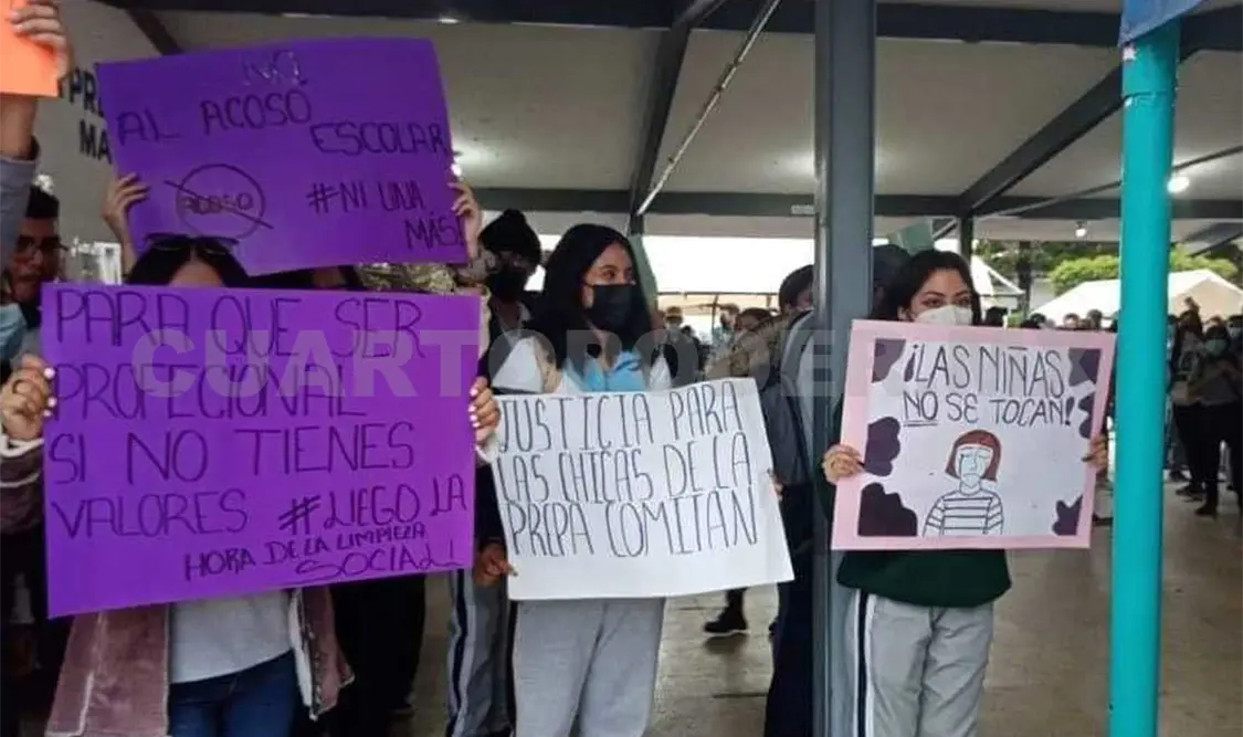 Alumnas exigen que el maestro deje el plantel y sea investigado por la Fiscalía. CP