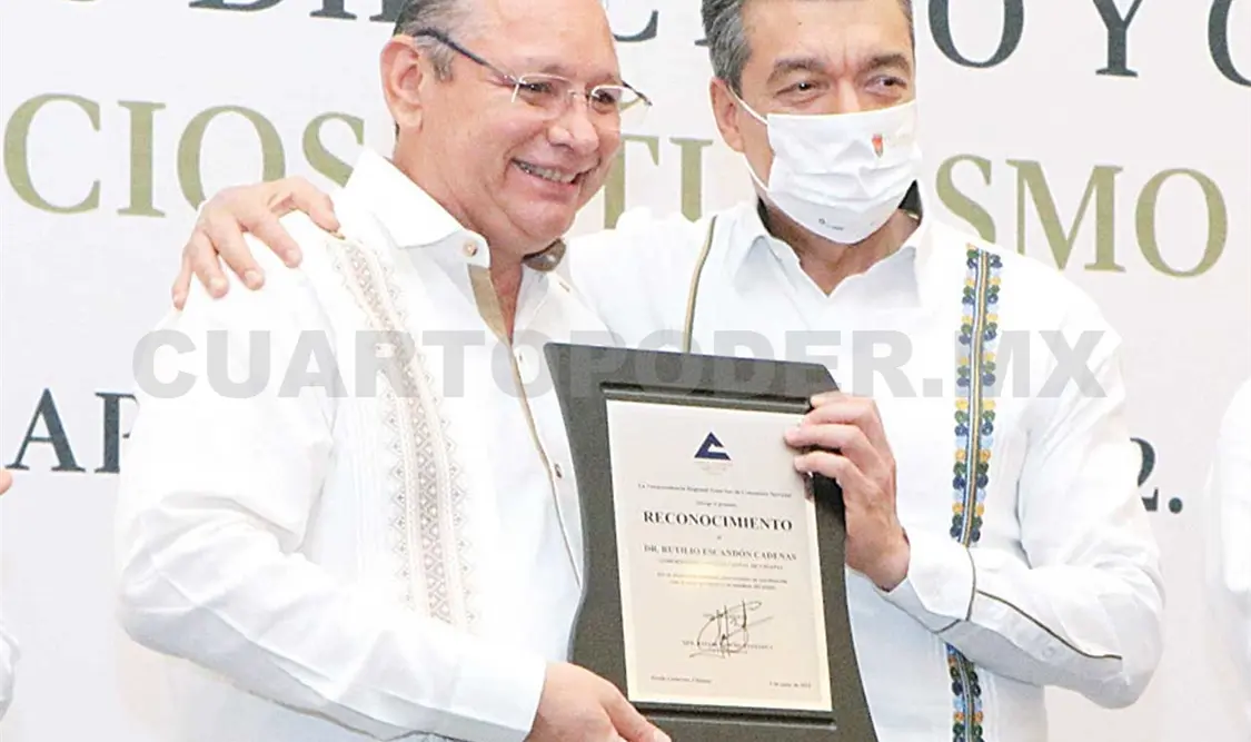 Convocó a los sectores empresarial y comercial a continuar trabajando juntos para que Chiapas avance hacia el progreso. CP