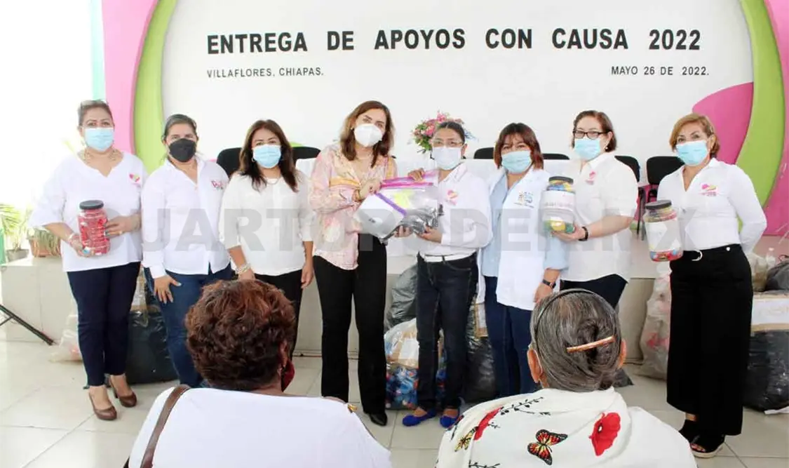 Voluntariado entrega apoyos con causa