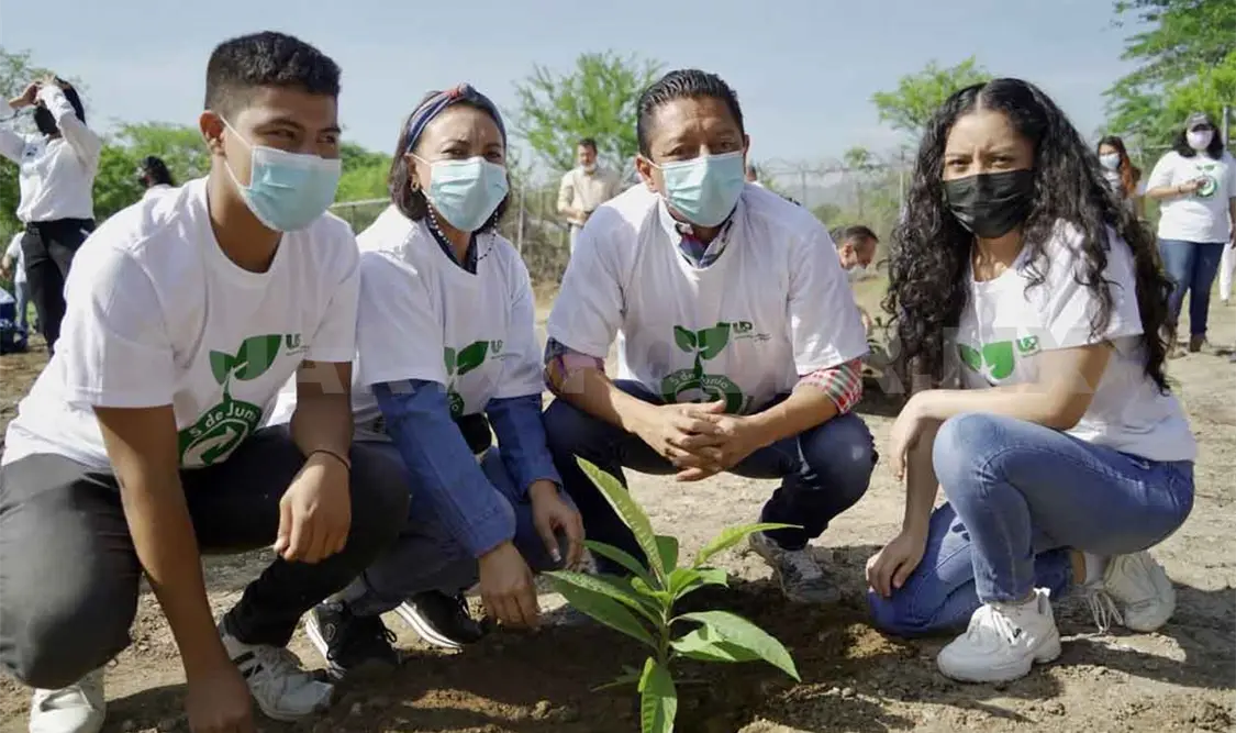 Participa Llaven Abarca en Reforestación Estatal