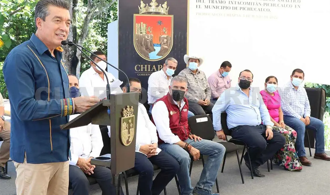 Inaugura Rutilio Escandón pavimentación de calles