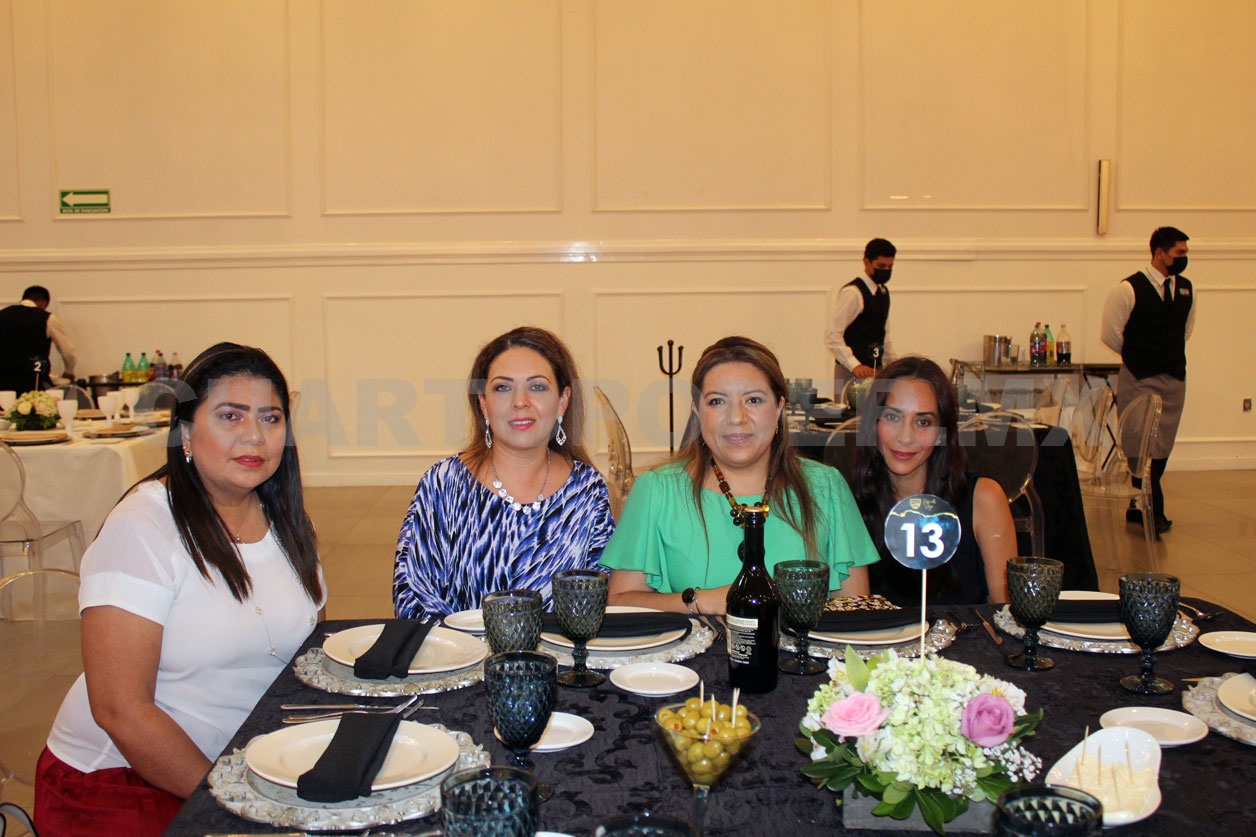 Celebran Día del Padre y de la Madre
