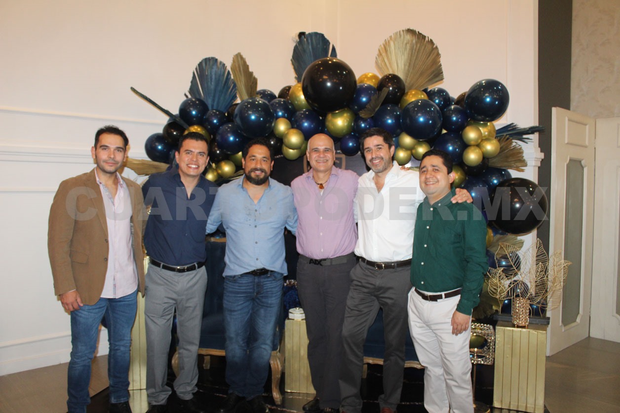 Celebran Día del Padre y de la Madre