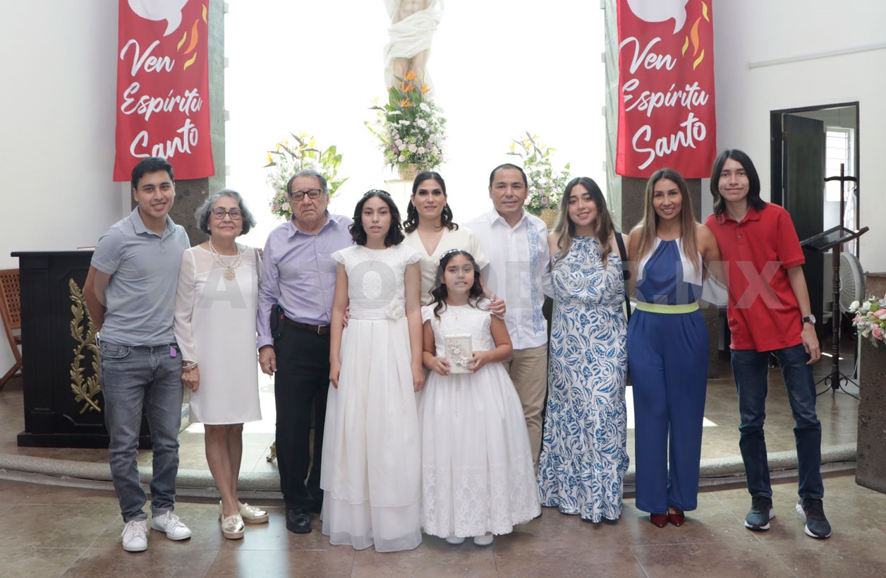 Hermanitas hicieron su primera comunión