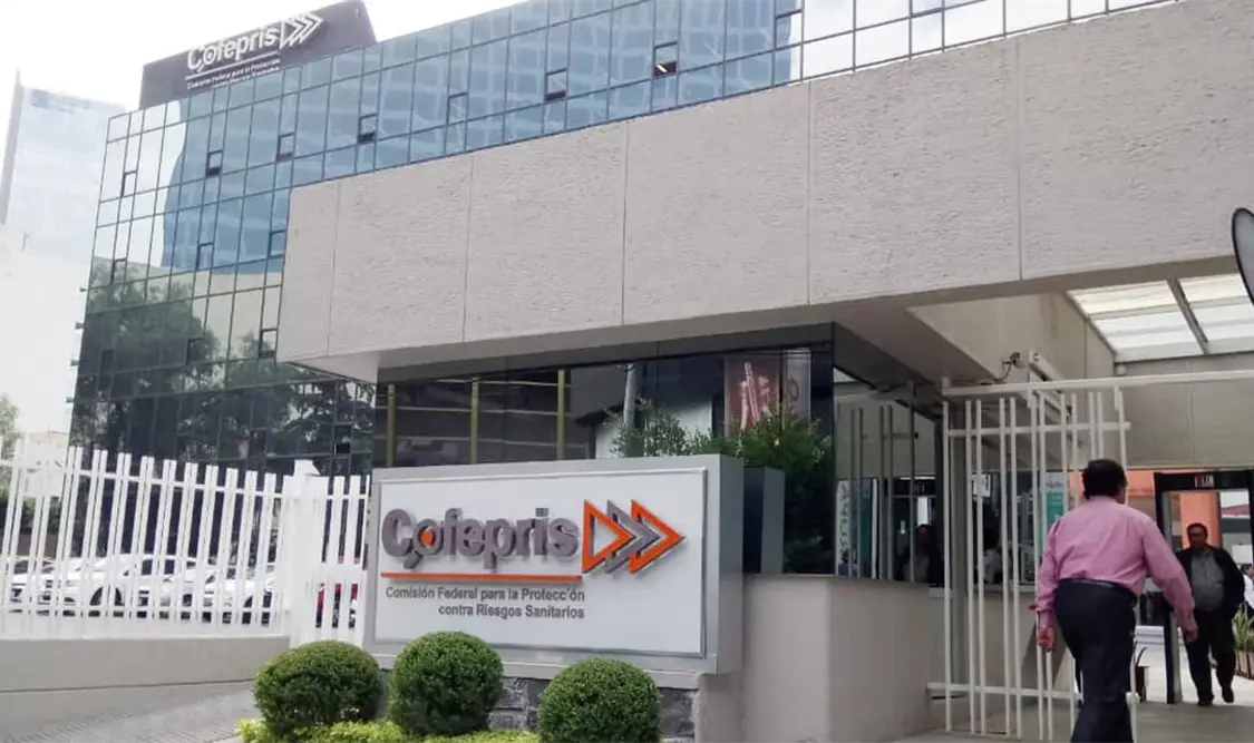El titular de la Cofepris detalló “las complejas estructuras que por más de 20 años se formaron y enraizaron en la institución”. Cortesía