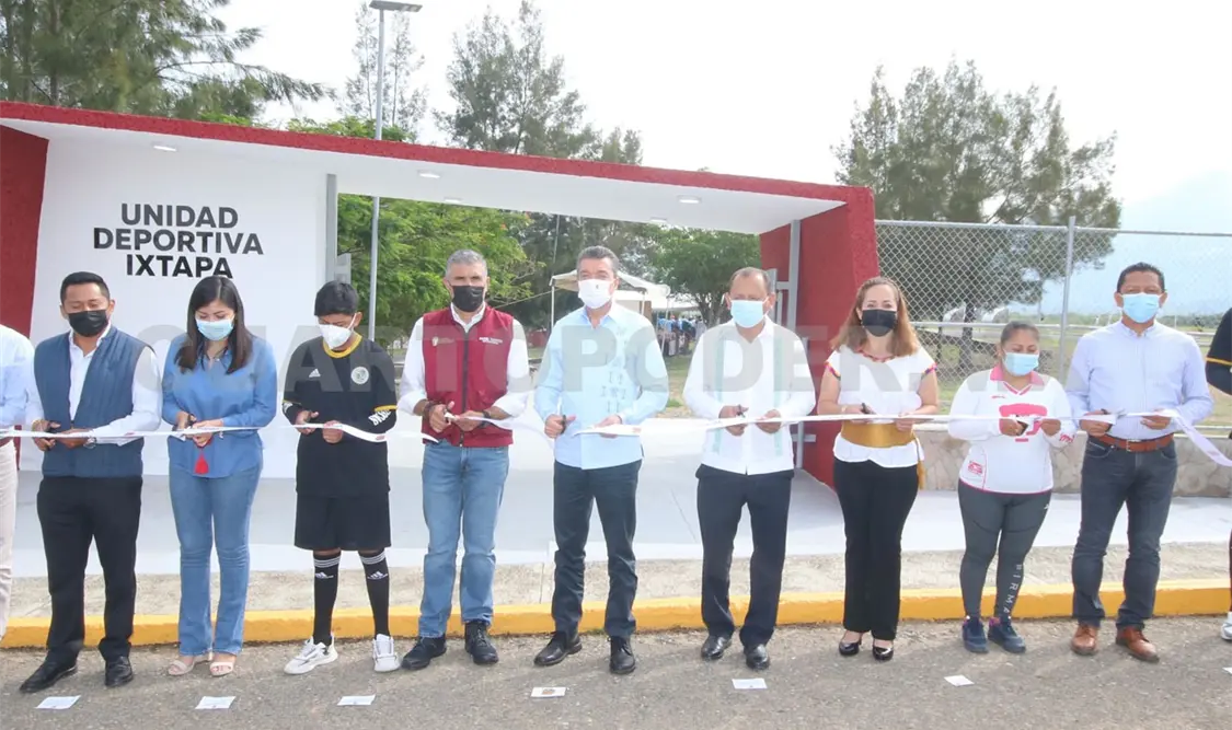 Inaugura rehabilitación de Unidad Deportiva