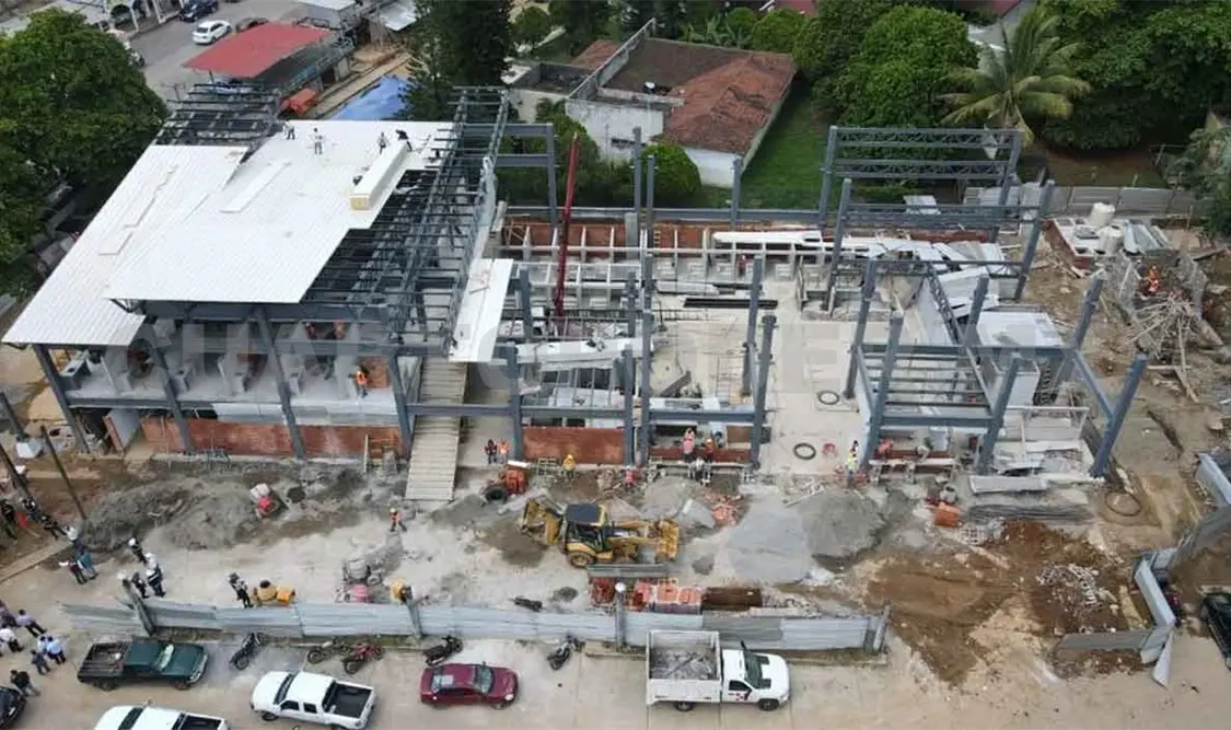 Avanza construcción de mercado público