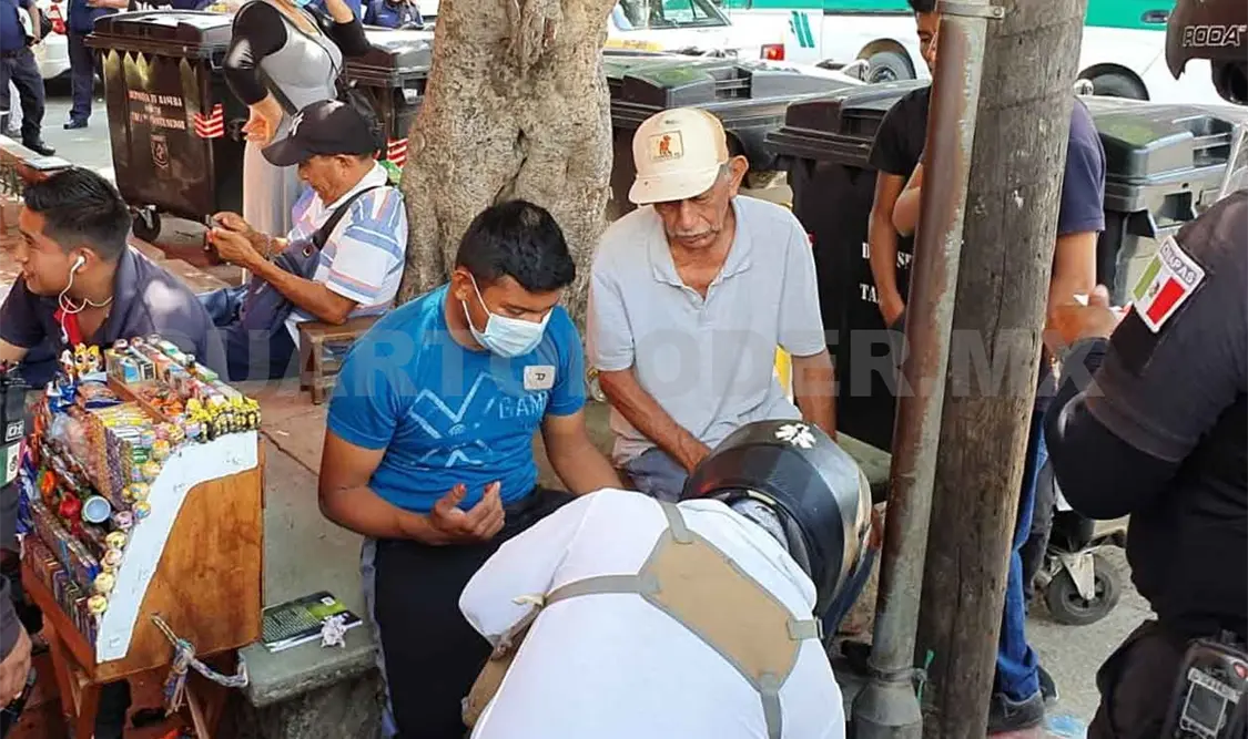 Acuchillan a jovencito durante violento asalto