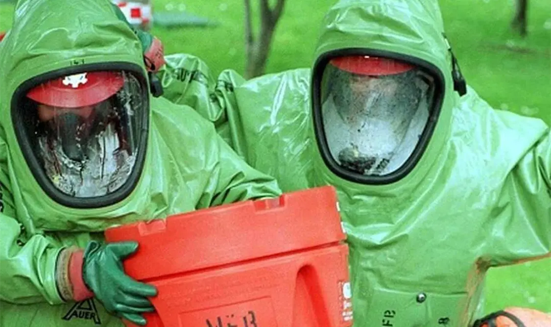 Buena parte de los agentes químicos, cuyo uso está prohibido como armas, se fabrican. Cualquier farmacéutica va a tener agentes de este tipo para experimentar. Cortesía