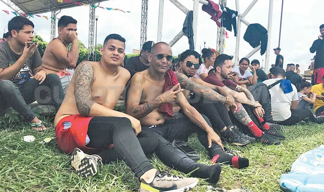 El INM proporcionó nueve camiones para trasladar a los migrares a Huixtla, en donde realizarían los trámites migratorios. Ramón García / CP