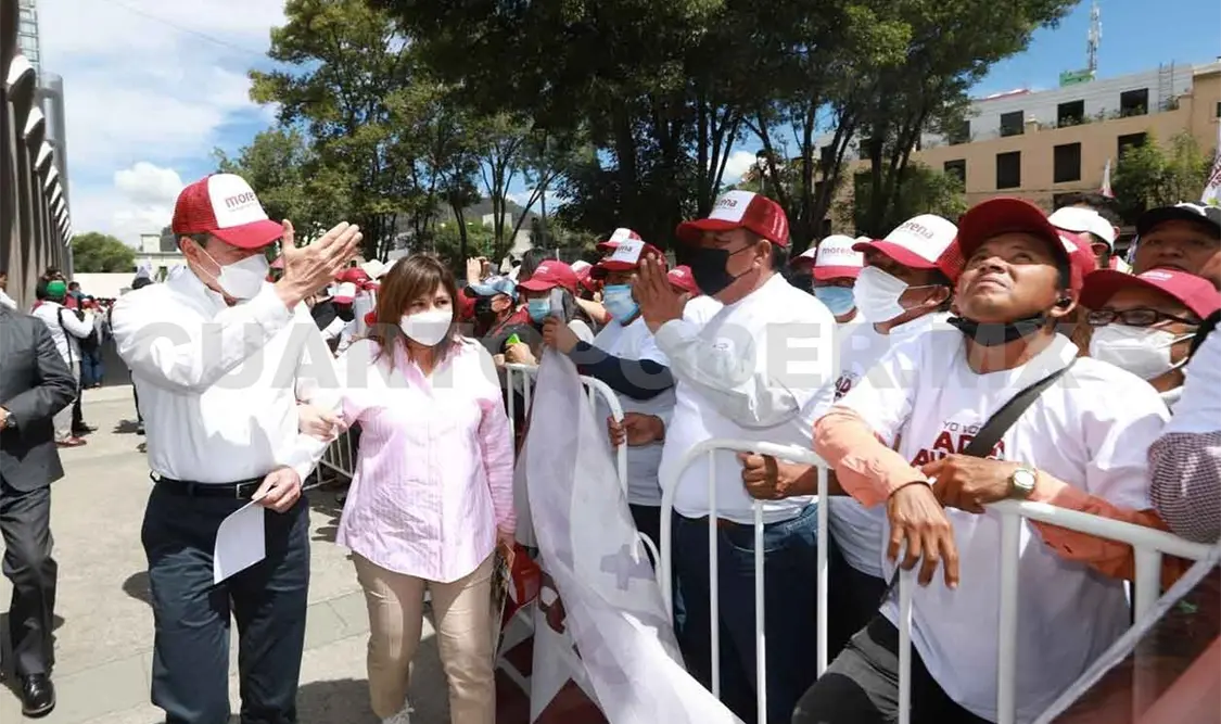 Se suma Escandón al llamado de Morena