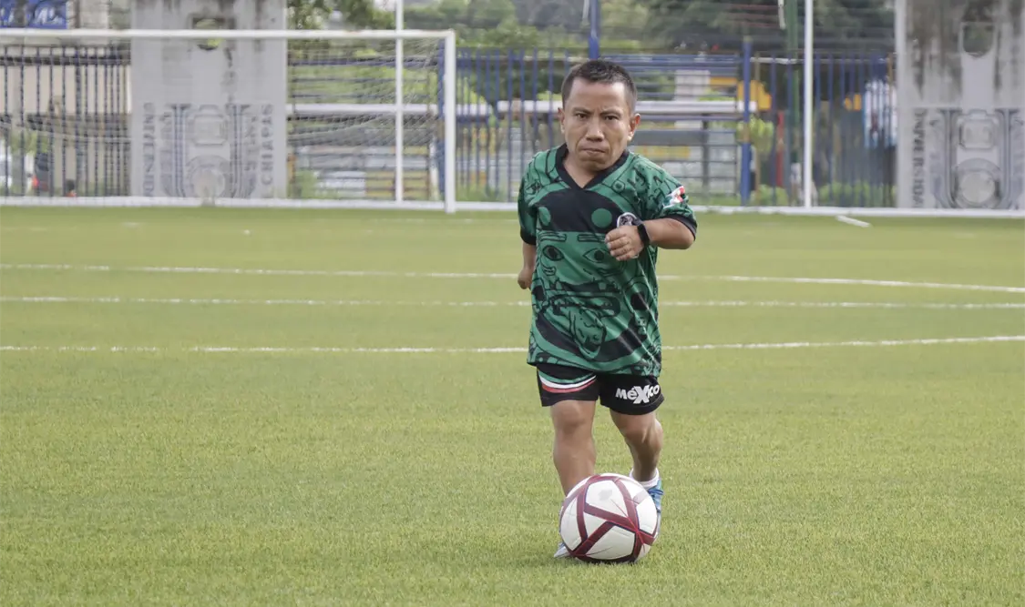 Después de su actuación con México en la Copa América de Talla Baja, aprovecha las plataformas de los medios para hablar sobre la inclusión de la gente pequeña. Diego Pérez/CP