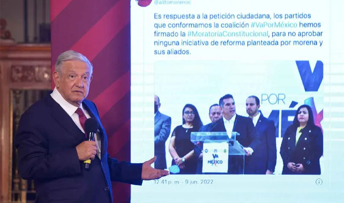 AMLO llama a dejar doble discurso