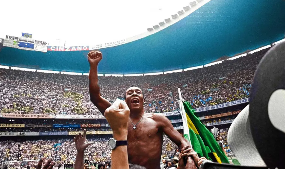El Azteca, el primero en recibir tres Copas
