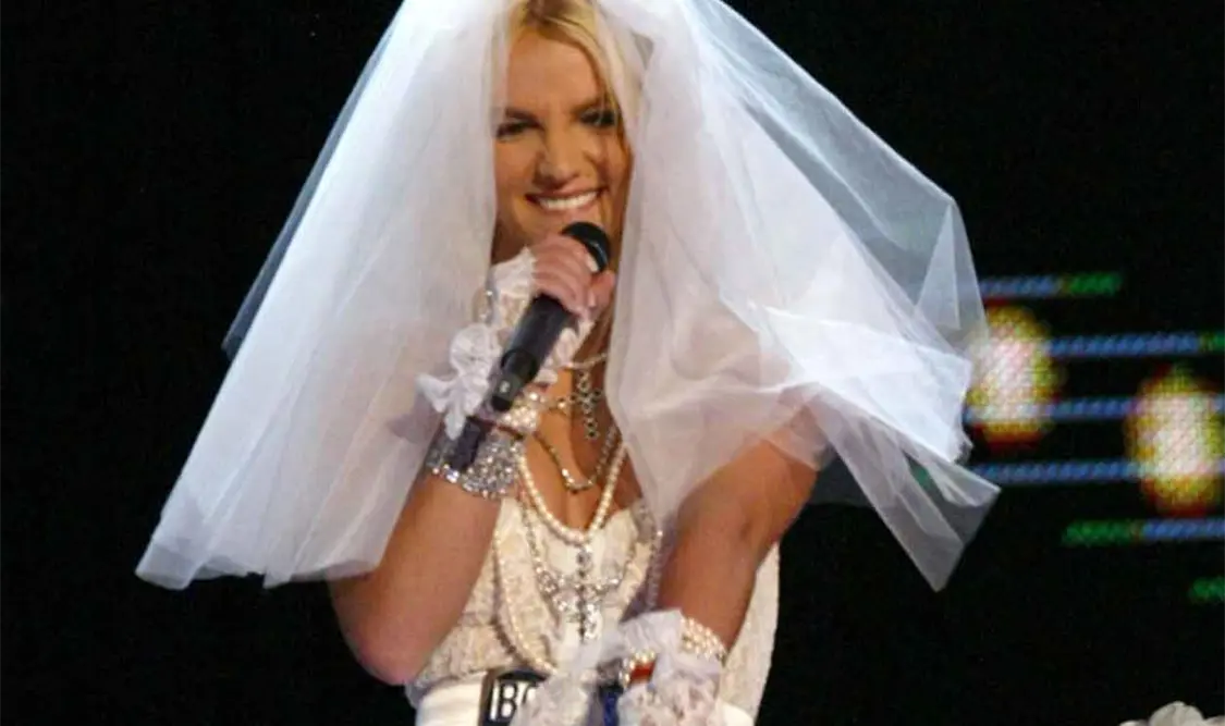 Britney Spears arremete contra su hermano