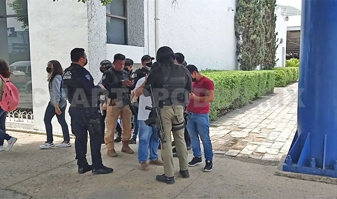 Iba a depositar y dos pistoleros lo asaltaron