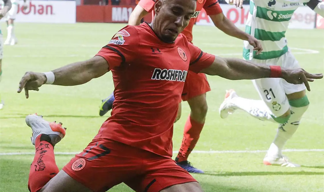 El exdelantero de Querétaro reconoció que no es fácil regresar a las canchas tras su lesión, pero admitió que se encuentra feliz. Agencias