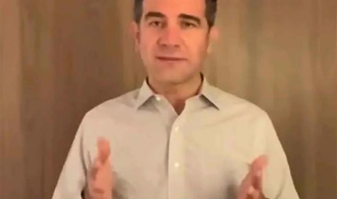 Consejero refrenda compromiso con la transparencia