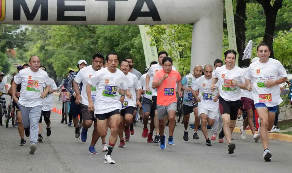 Corriendo y rodando festejaron a papá