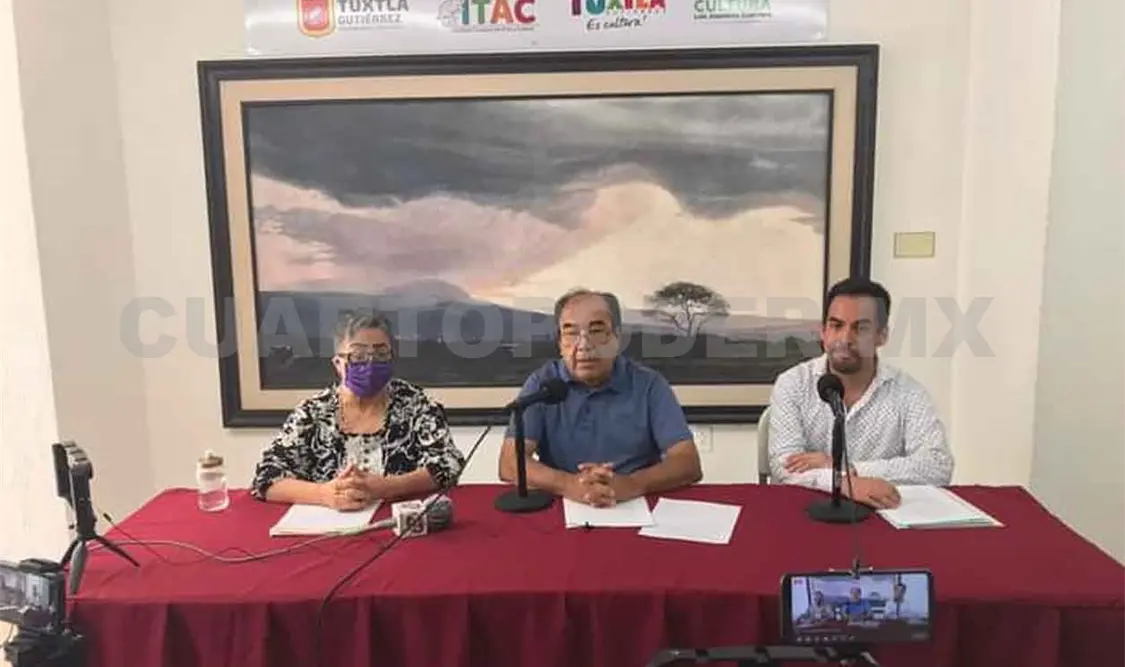 Crónicas hacia Plutón gana Premio Óscar Oliva