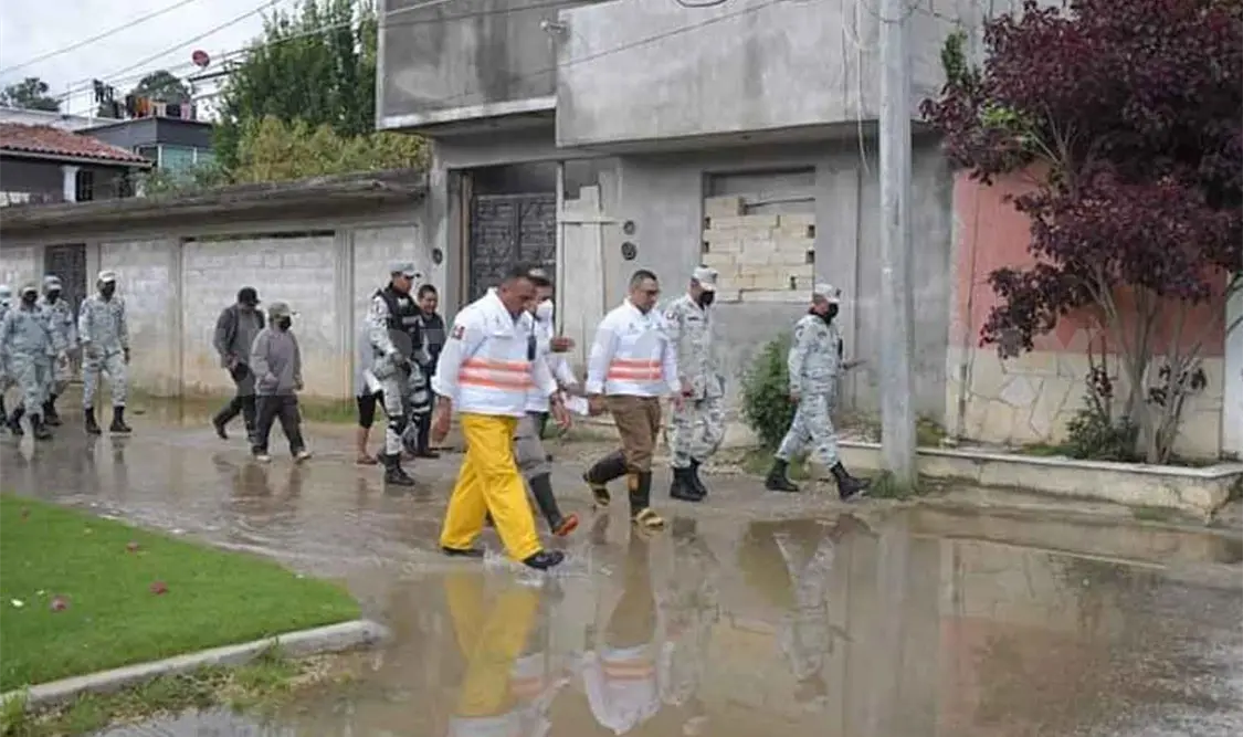 Brindan apoyo a familias afectadas por lluvias