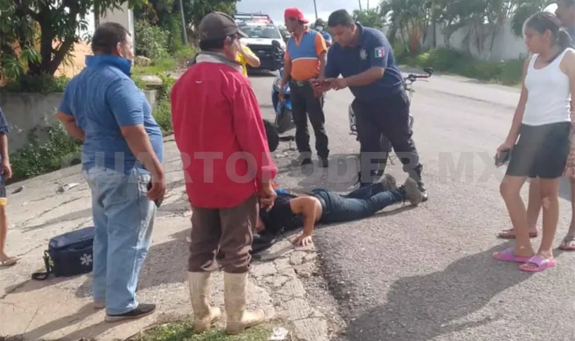 Joven es embestido por camión de Pemex