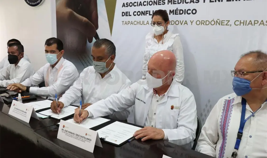 Atestigua Pepe Cruz firma de convenio de la Cecam