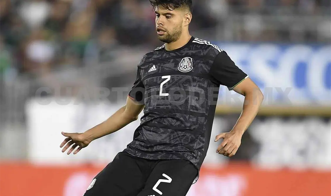 América presentó a Néstor Araujo