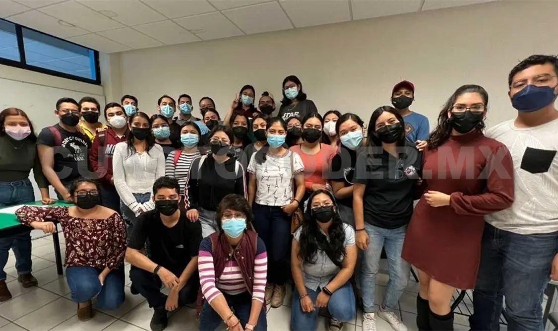 Los jóvenes fueron reconocidos por las autoridades del Tec gracias a su dedicación en sus estudios. Cortesía