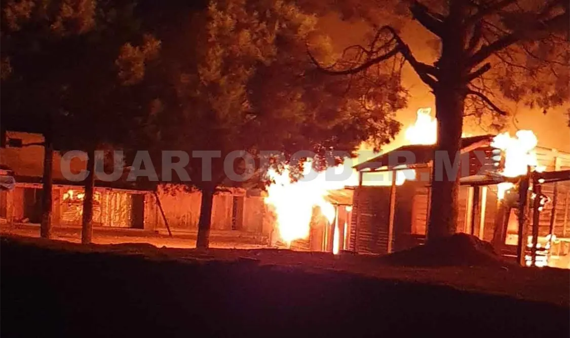 Incendian varios locales del nuevo mercado de Betania